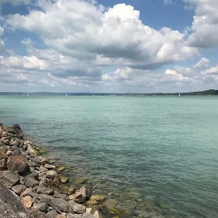 Сasa de vacaciones Lily House Balatonvilágos